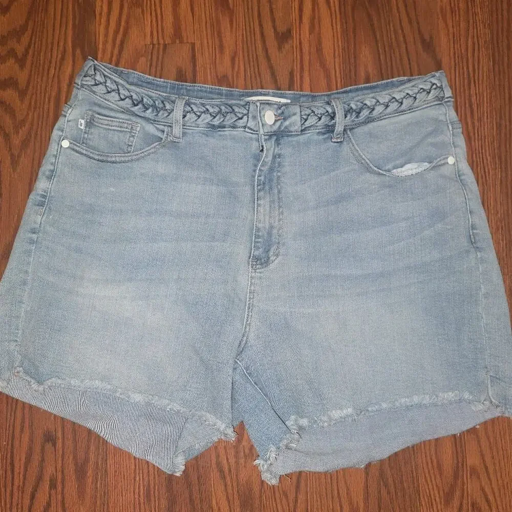 Judy Blue Women Denim Shorts 3XL Light Wash Braided Waist High Rise Frayed Hem